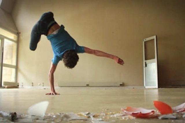 Video: Neckbreaking Breakdance