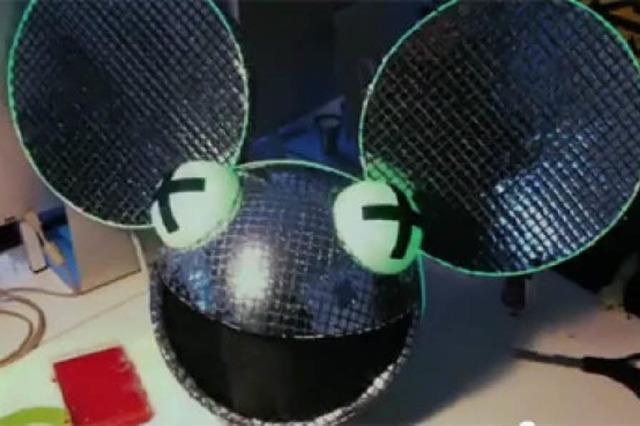 Wie man einen Deadmau5-Helm bastelt