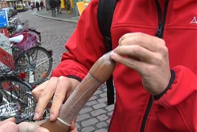 Video: Wie benutze ich ein Kondom?