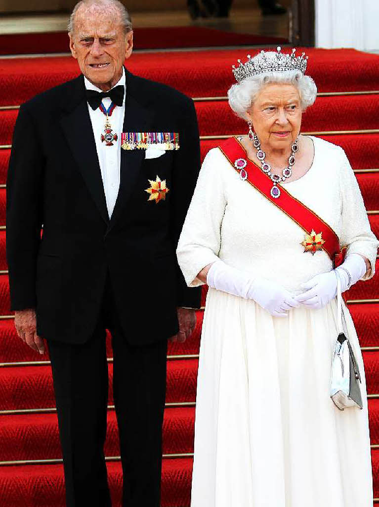 Auch in Deutschland gern gesehen: Elizabeth II. und Prinz Philip am 24.06.2015 in Berlin vor dem Schloss Bellevue.