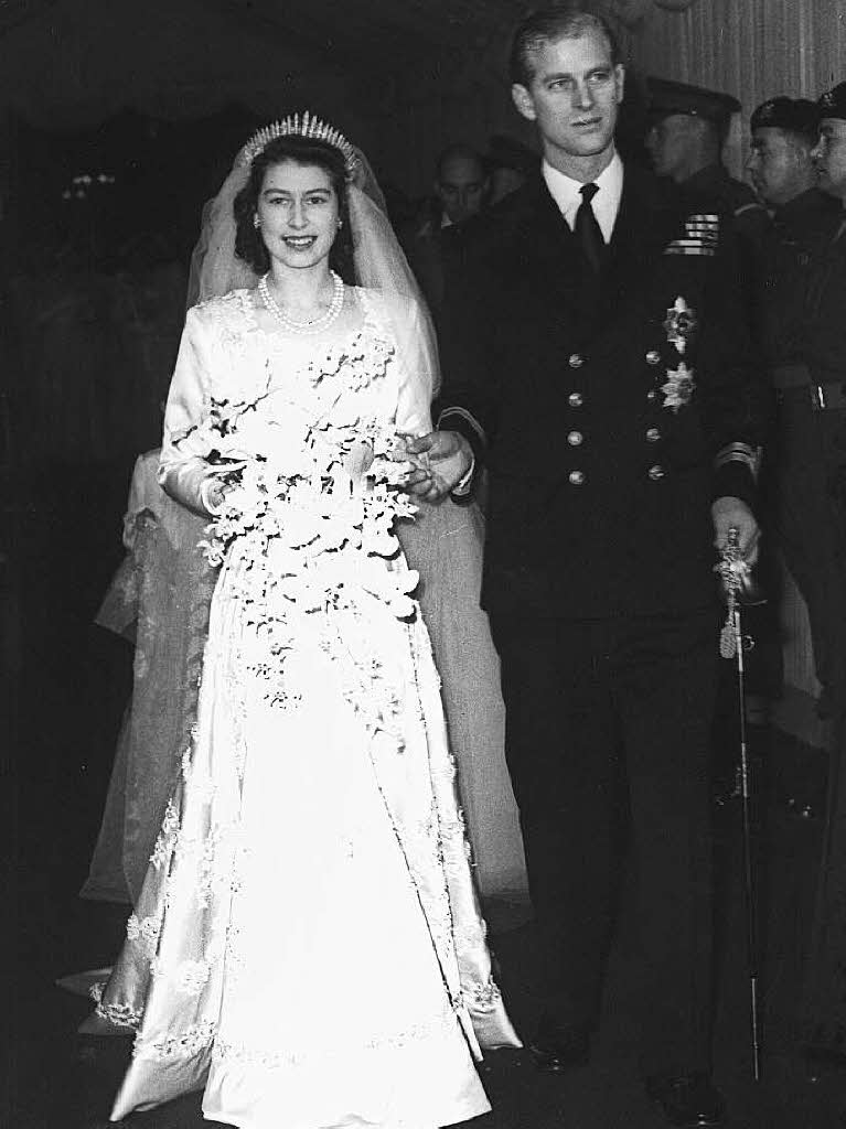 Die damalige Prinzessin Elizabeth und ihr Mann Philip Mountbatten kurz nach ihrer Trauung am 20.11.1947