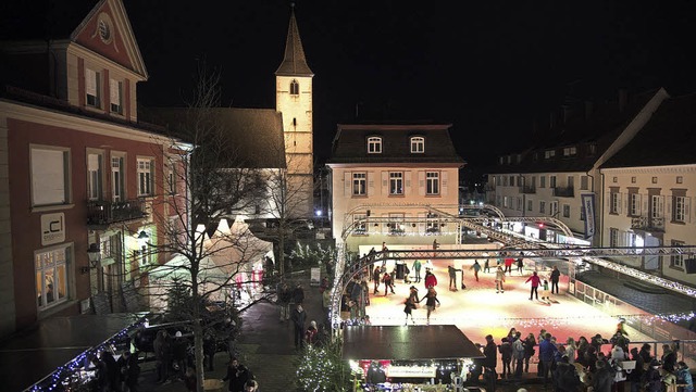 Der  Mllheimer Eiszauber st ein Publi...auf der Eisflche und an deren Rande.   | Foto: Volker Mnch