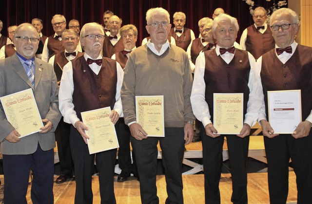 Fr langjhrige Mitgliedschaft im Binz... Stcklin, Hans Mottel und Rolf Itzin.  | Foto: Reinhard Cremer