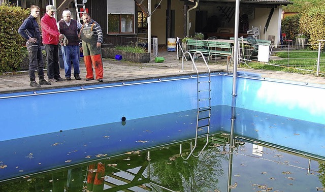 Ende Oktober wurde das Schwimmbad Schw...nen die Arbeiten fr die neue Saison.   | Foto: Archivfoto:  Steinfelder