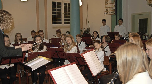 Das Jugendorchester des Vrstetter Mus...rey tritt auch in der Dorfkirche auf.   | Foto: Pia Grttinger