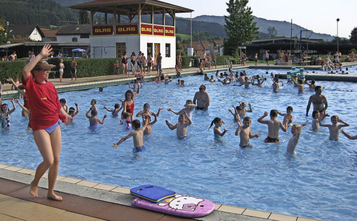 Die Kinderschwimmkurse sind ein Marken...mmer 2011. Bald ist es wieder soweit.   | Foto: DLRG Elzach