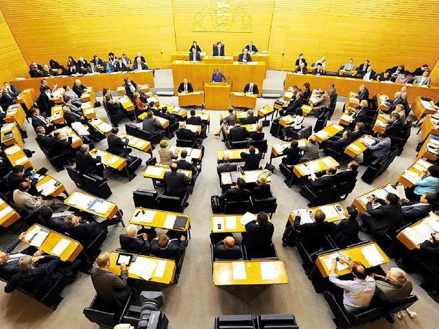 Der Plenarsaal des Stuttgarter Parlame... auf einer Aufnahme aus dem Jahr 2011.  | Foto: Bernd Weibrod