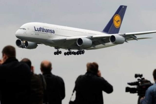 Video: A380 im Landeanflug auf den Baden-Airport
