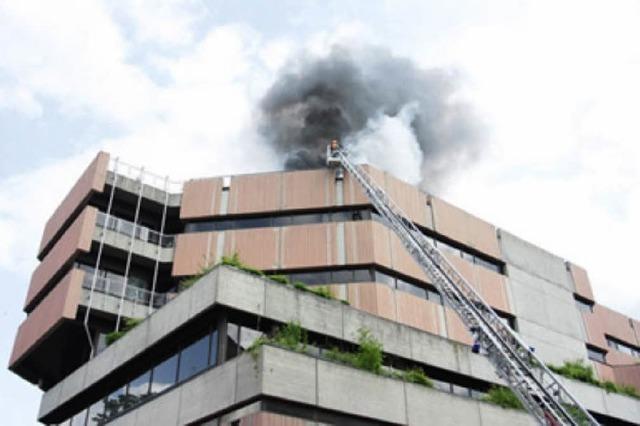 Video: Brand in der Unibibliothek