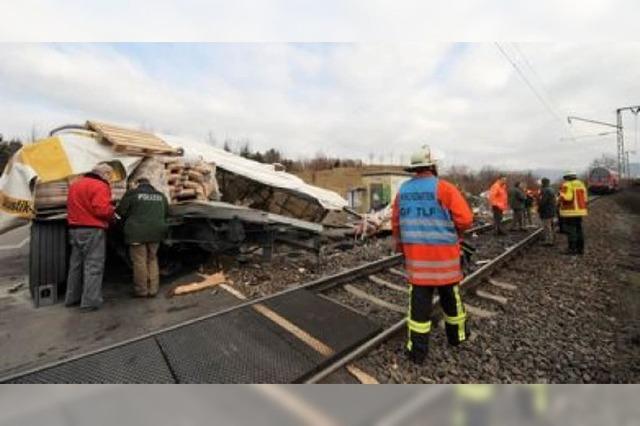 Hllentalbahn: Zugunglck bei Kirchzarten