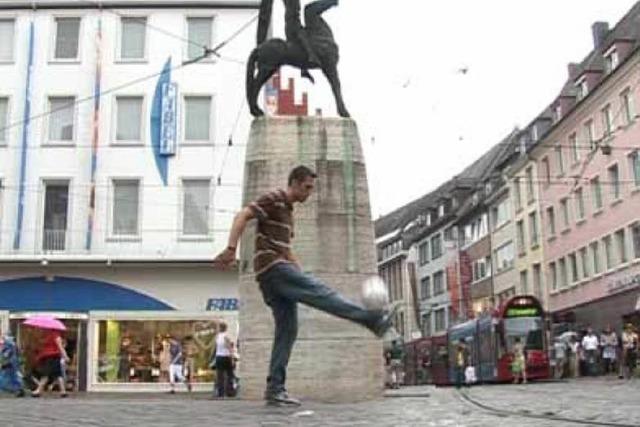 Video: Freiburg Kicking