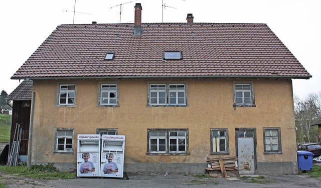 Das  alte Gemeindehaus in  Riedern sol...bau mit vier Wohneinheiten entstehen.   | Foto: Kuhlmann