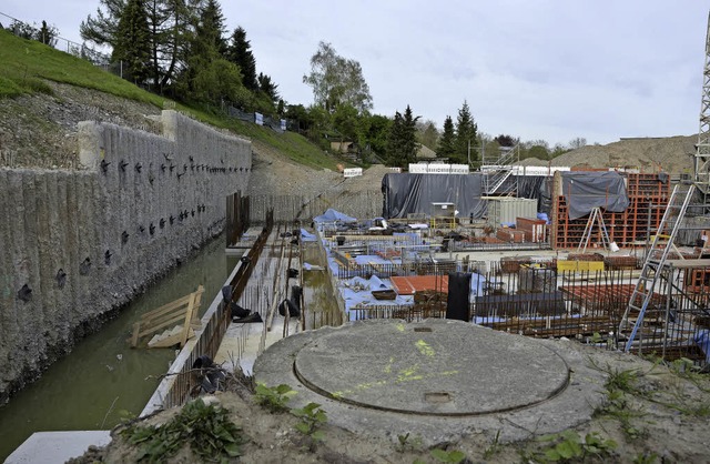 Die Bauarbeiten fr das neue Regenberlaufbecken kommen gut voran.   | Foto: Felix Lieschke