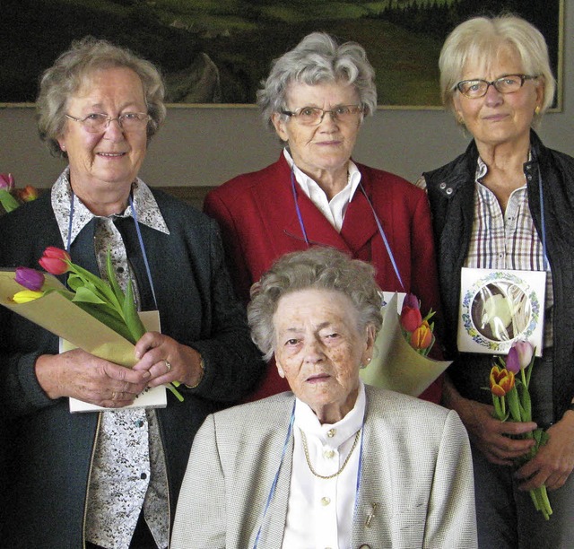 Die anwesenden Geehrten  (von links): ... lteste           Bernauer Brgerin).  | Foto: Ulrike Spiegelhalter