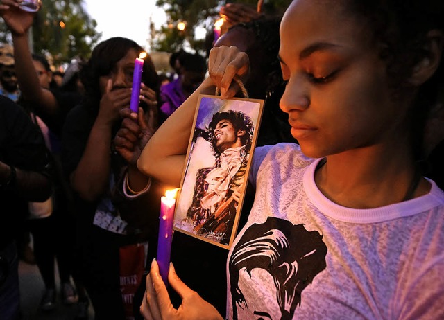 Spontane Trauerfeier fr Prince in Kalifornien   | Foto: AFP