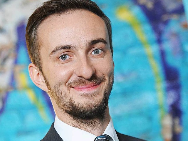 Seine Satire bleibt ein Politikum: Jan Bhmermann.  | Foto: dpa