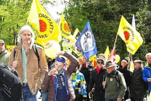 Atomkraft-Gegner demonstrieren auf Rheinbrcken gegen Fessenheim