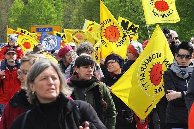 Fotos: 1200 Atomkraftgegner demonstrieren bei Sasbach gegen Fessenheim