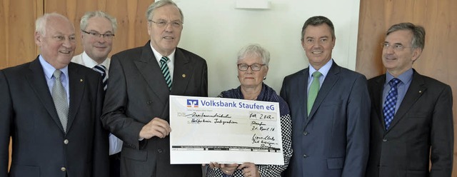 Bei der Scheckbergabe dabei (von link...Kieber und Andreas Miehle (Lions-Club)  | Foto: Nikola vogt