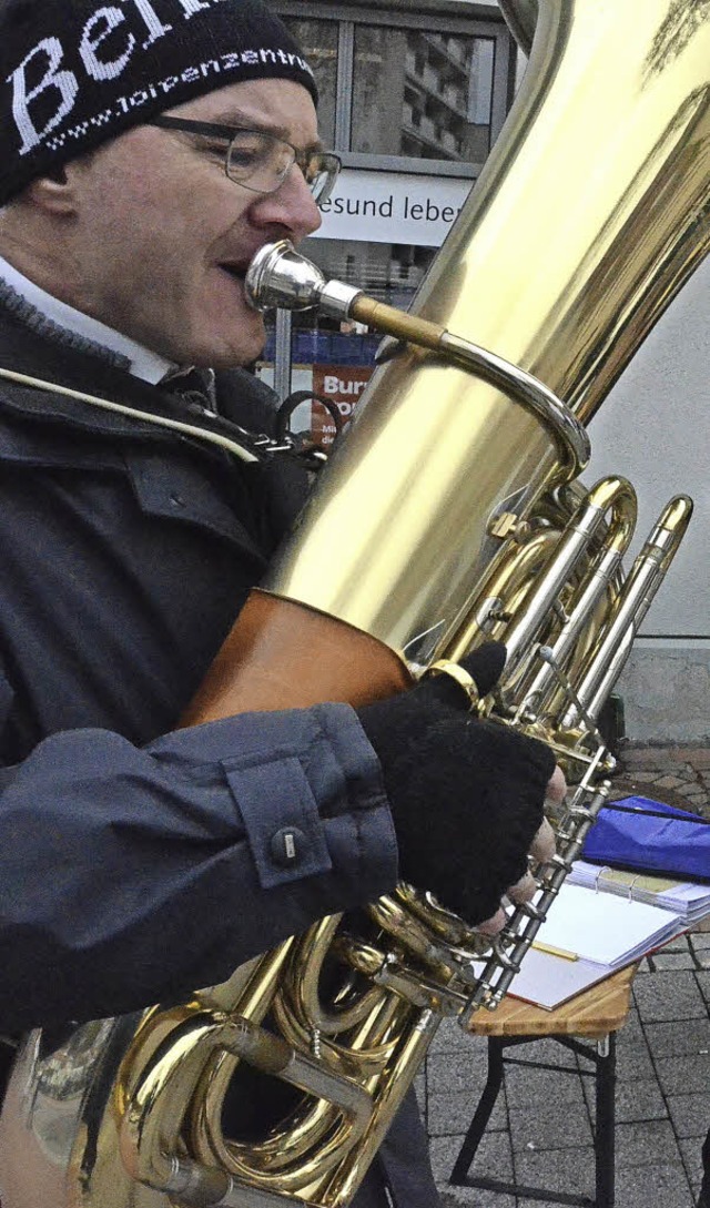 Musik gab&#8217;s an mehreren Stellen ...d Mtze war das Musizieren angenehmer.  | Foto: Sebastian Barthmes