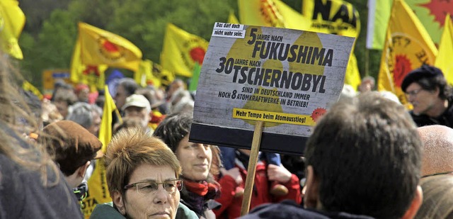 Anti-Atom-Brckenprotest bei Sasbach  | Foto: Hans-Peter Ziesmer