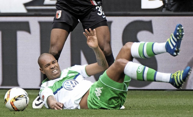 Auf dem Boden der Tatsachen gelandet: Naldo und der VfL Wolfsburg  | Foto: dpa