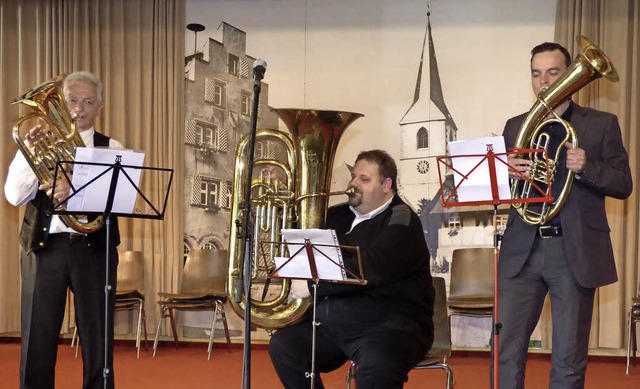 Extra zum Benefizkonzert ist ein Trio ...n Jelic und Brgermeister Erik Weide.   | Foto: Frank Leonhard