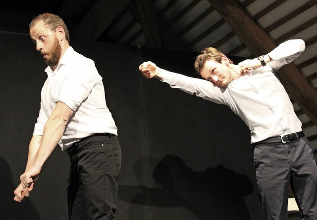Simon Kuner (rechts) und Bruno Dreyfrst bei ihrer Impro-Comedy   | Foto: Erich Krieger