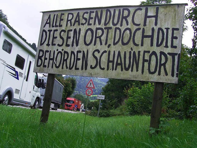 Anwohnerprotest in Falkensteig an der Hllentalroute   | Foto: Simone Hhl