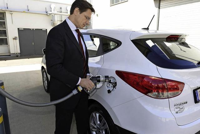 Fraunhoferinstitut erprobt Brennstoffzellenauto