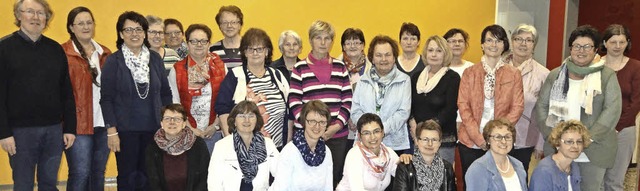 Gruppenbild mit Prses: Die KFD-Frauen... bereits den roten Teppich ausgerollt.  | Foto: Jutta Binner-Schwarz