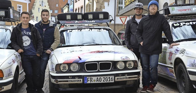 Mit drei identischen BMW von Oberstauf... Willman und Marvin Rogg (von links).   | Foto: Martin Wunderle