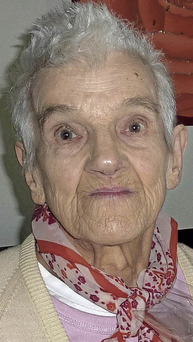 Elfriede Fritschi aus Nimburg wurde 90...te sie Medaillen bei Volkswanderungen.  | Foto: Karlernst Lauffer
