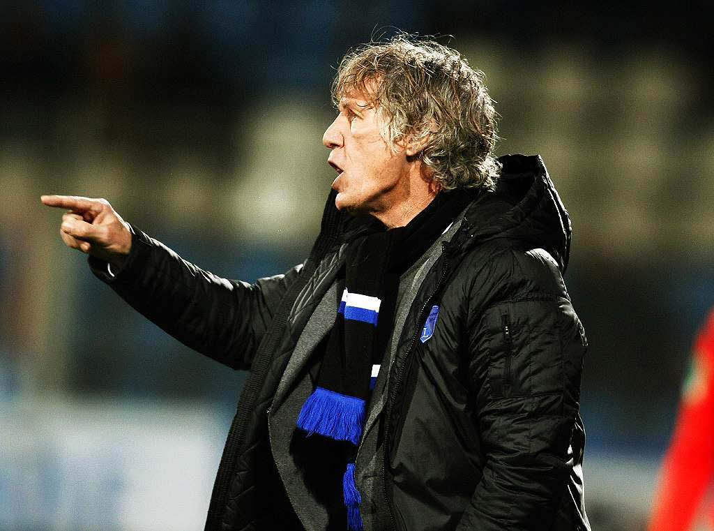 Bochum mit Trainer Gertjan Verbeek bleibt diese Saison ein unbequemer Gegner. Erneut verliert der SC gegen den VfL, diesmal mit 0:2.