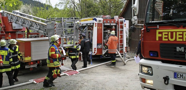 70 Wehrleute und 10 DRK-Helfer waren im Einsatz.   | Foto: Werner Schnabl