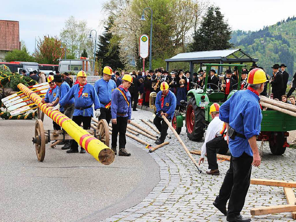 Am Bahnhof angekommen, zum Aufstellen wird alles gerichtet