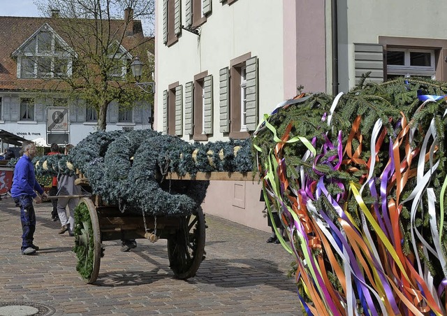 In Kirchzarten steht seit Samstag wied...er  an seinen Standort transportiert.   | Foto: Katja Marr