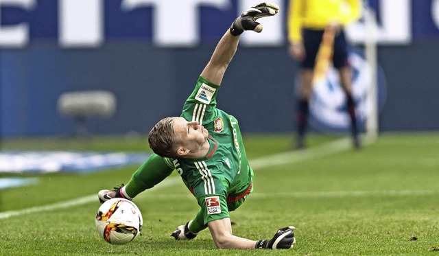 Torhter Bernd Leno trgt mit Klasse-Paraden zum Erfolg bei.   | Foto: DPA