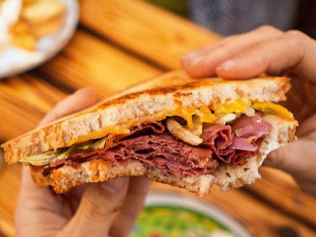 Frachtgut Brooklyn Pastrami Sandwich Foodtruck Heldenbude  | Foto: Konstantin Grlich