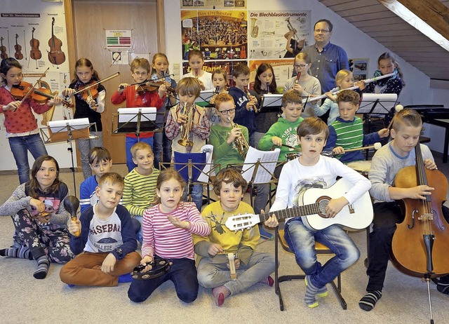 Das Orchester der Grundschule Oberlauc...r-Kinder-Konzert den Auftakt setzen.   | Foto: Ursula Freudig