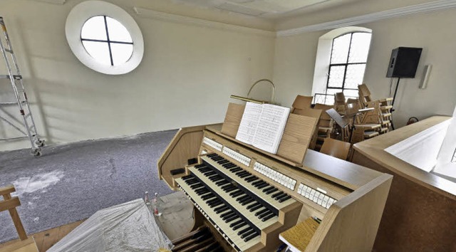 Hinter der abmontierten Orgel, kam ein... derzeit eine elektronische Leihorgel.  | Foto: Michael Bamberger