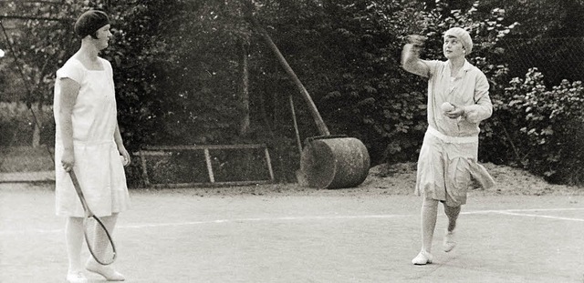 Todtnauer Damen beim Tennisspielen vor dem Krieg   | Foto: Archivbild:  Drflinger