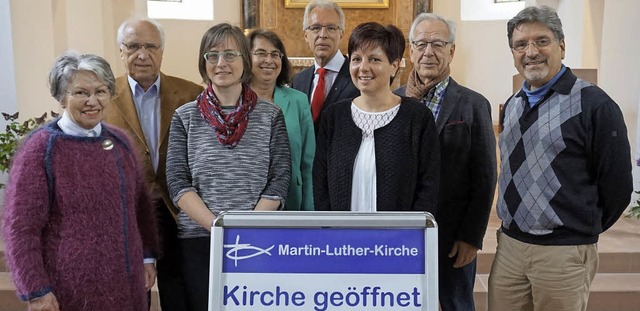 Das Visitationsteam mit Kirchengemeind...nd  Bernd Ulrich Reimann (von links).   | Foto: Julius Steckmeister