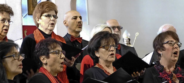 Der Gemischte Chor beim Konzert in St. Gallus   | Foto: Bachmann-Goronzy