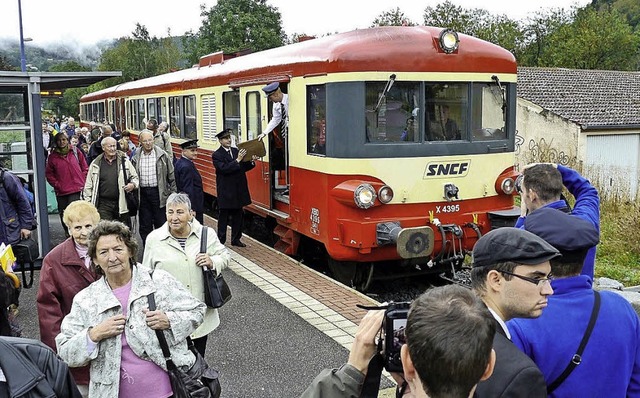 Mit diesem alten Zug macht der Verein ...ar per Bahn zu verbinden, aufmerksam.   | Foto: Veranstalter