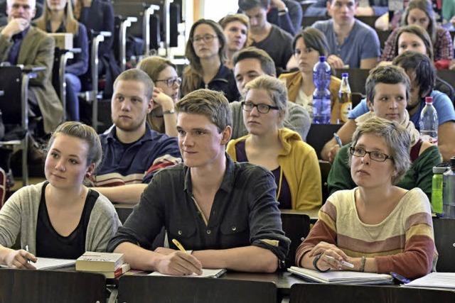 Freiburger Studenten lassen sich fit machen fr die Rechtsberatung von Flchtlingen