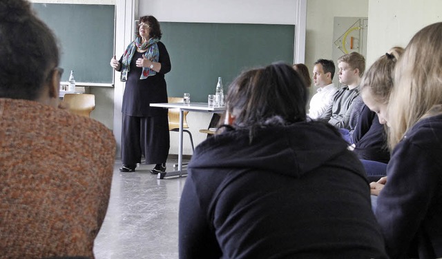 Intensive Diskussion: Brbl Mielich in Georg-Kerschensteiner-Schule in Mllheim.  | Foto: A. Huber