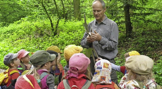 Unternehmungen im Wald, wie sie hier W...l der Pdagogik von Waldkindergrten.   | Foto: Privat