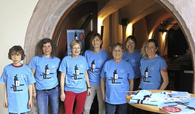 Das Orgateam des Schlosskellervereins ...sich nach drauen auf dem Schlossplatz  | Foto: Georg Vo