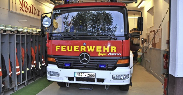 Blick ins Waldauer Feuerwehrgertehaus... ber die Modernisierung gesprochen.    | Foto: BZ-Archiv/Straub